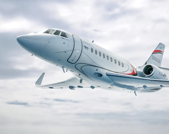 Business jet in flight — example of aerocollege courseware imagery